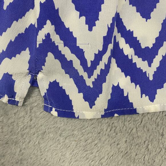 Lilly Pulitzer Top Womens Small Silk White Blue Chevron Popover Lightweight - Picture 7 of 9